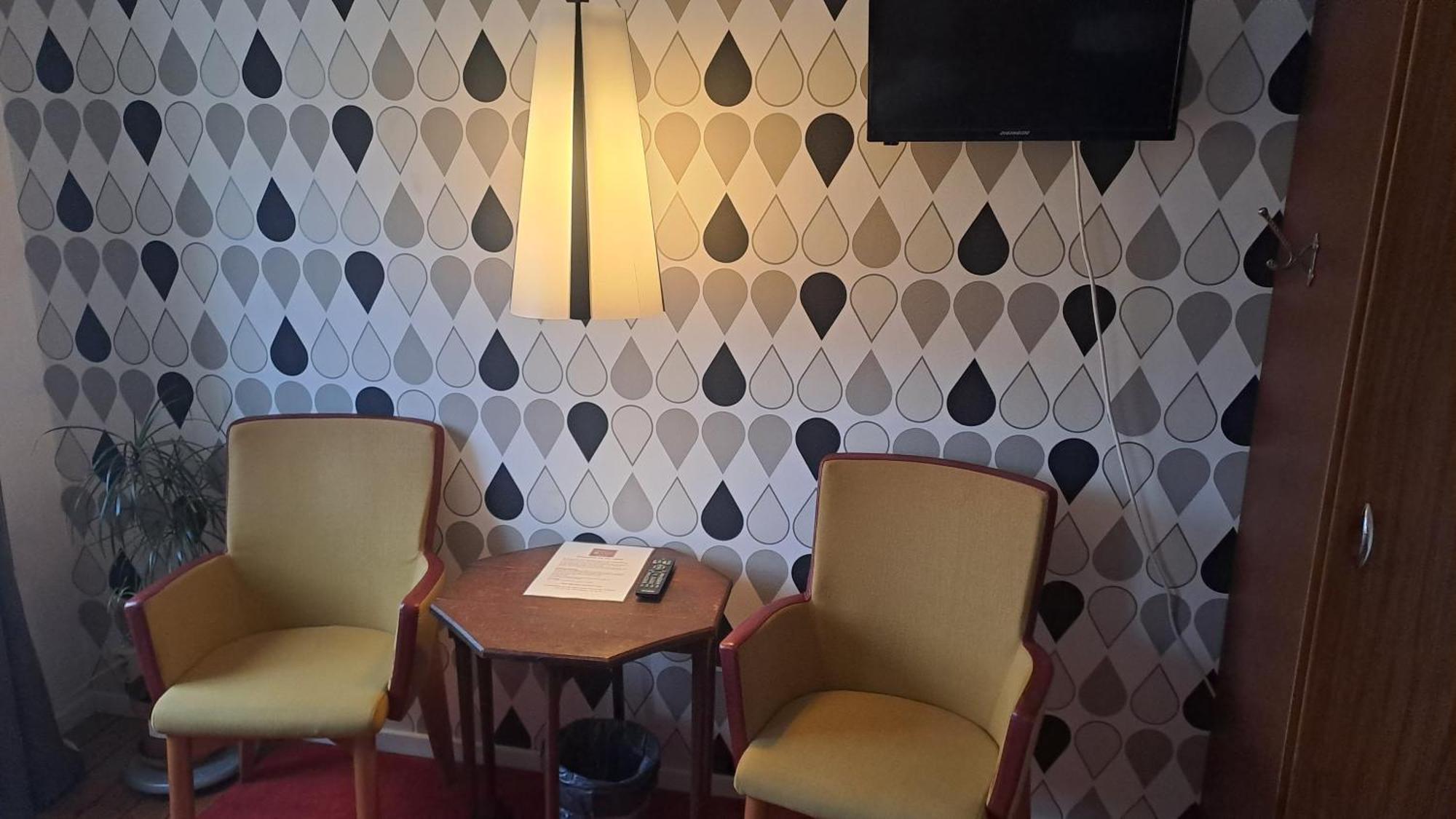Sveriges Minsta Hotell! Hotel Gruyere Ландскруна Экстерьер фото